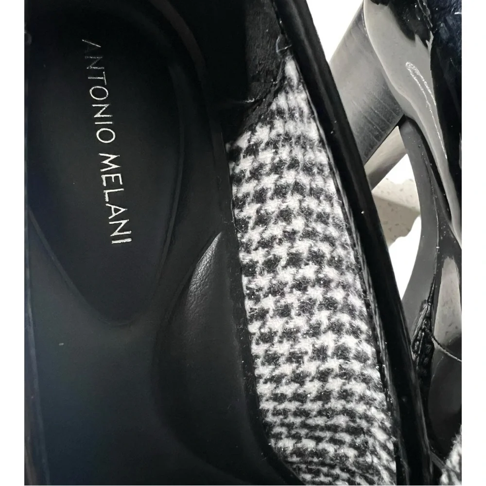 NWOB Antonio Melani Parker Black Platform lug loafers Silver Chain Size 8.5
